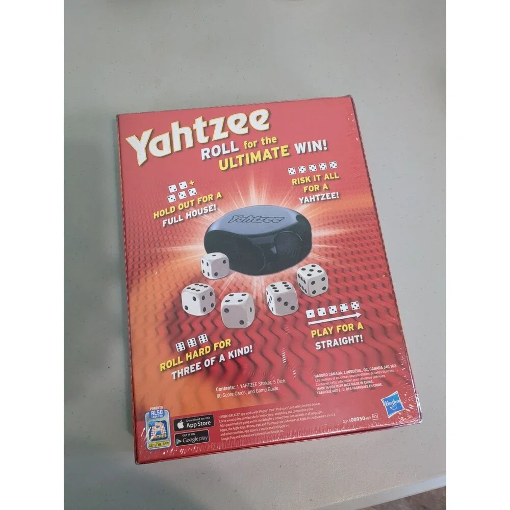 Hasbro Yahtzee The Shake-Score and Shout Dice Game for 2 players ages 8+ new